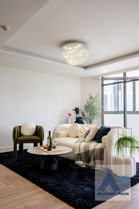 unit 3 Bedrooms  Condominium For Sale in Sukhumvit, Bangkok  (AA44639)