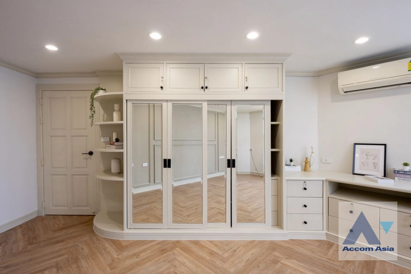 29  3 br Condominium For Sale in Sukhumvit ,Bangkok  at Waterford Park  AA44639