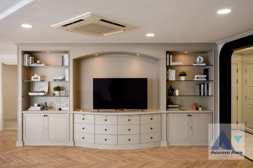 unit 3 Bedrooms  Condominium For Sale in Sukhumvit, Bangkok  (AA44639)