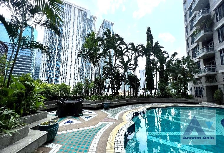 unit 2 Bedrooms  Condominium For Sale in Ploenchit, Bangkok  near BTS Ploenchit (AA44648)