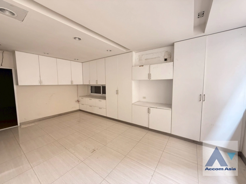 18  House for rent and sale in Sukhumvit ,Bangkok  AA44653