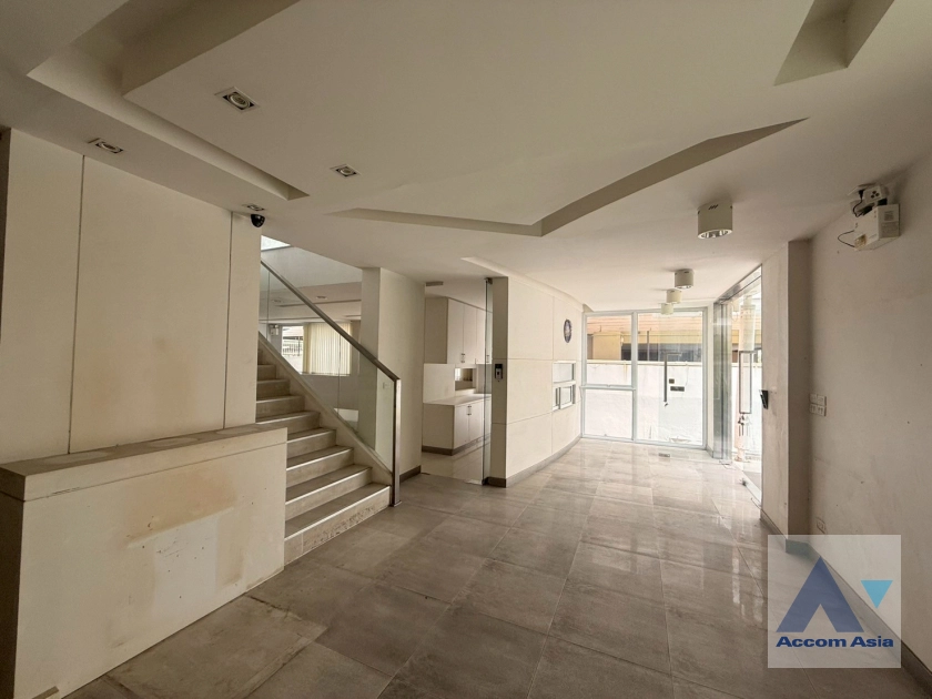 7  House for rent and sale in Sukhumvit ,Bangkok  AA44653