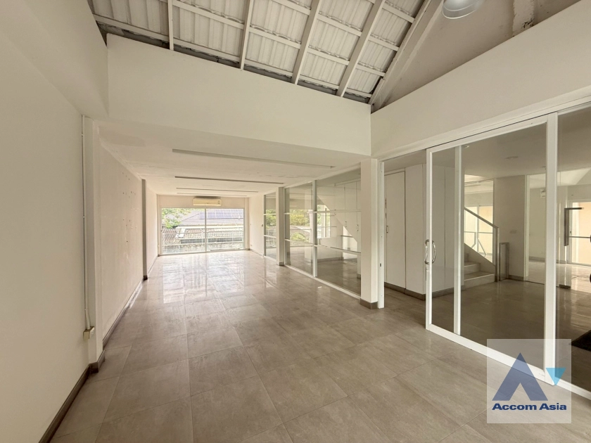 unitHome Office |  House For Rent & Sale in Sukhumvit, Bangkok  (AA44653)