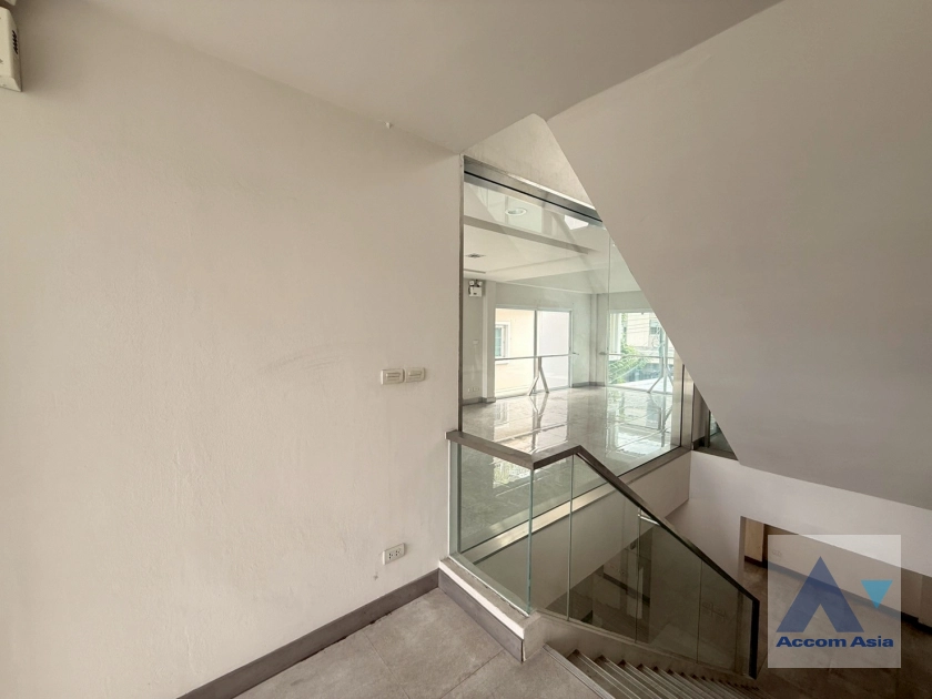 9  House for rent and sale in Sukhumvit ,Bangkok  AA44653