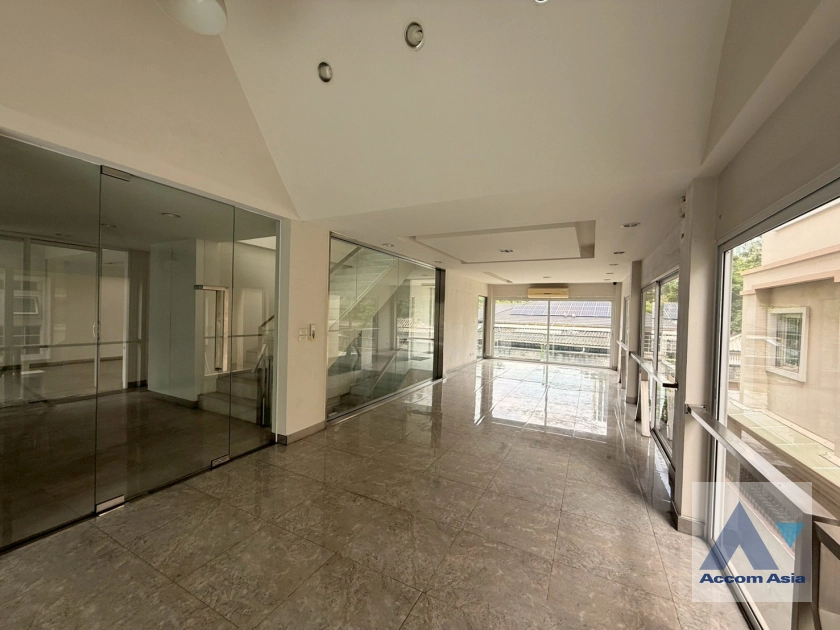 11  House for rent and sale in Sukhumvit ,Bangkok  AA44653