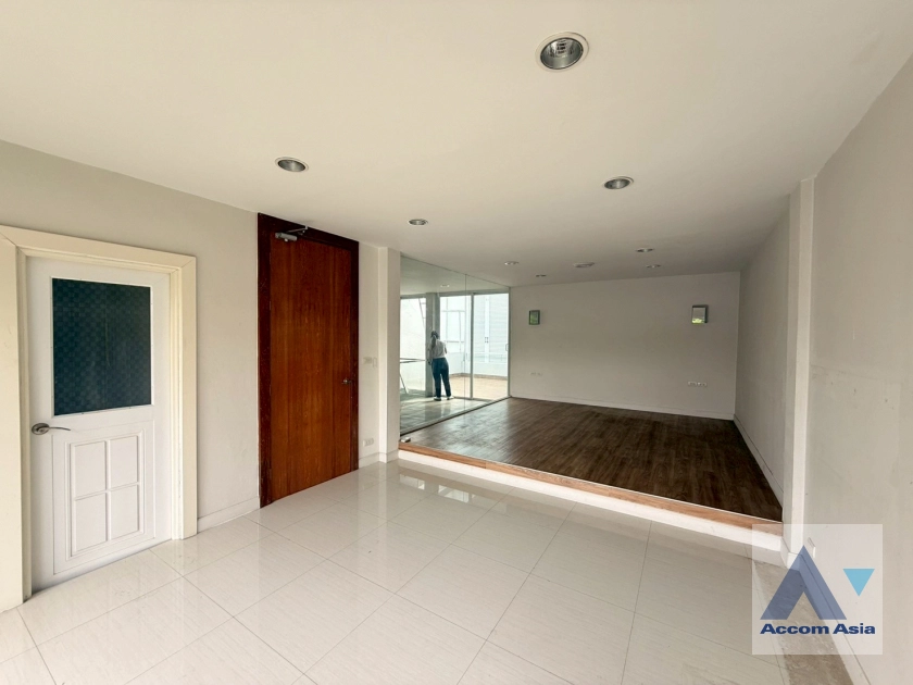 26  House for rent and sale in Sukhumvit ,Bangkok  AA44653