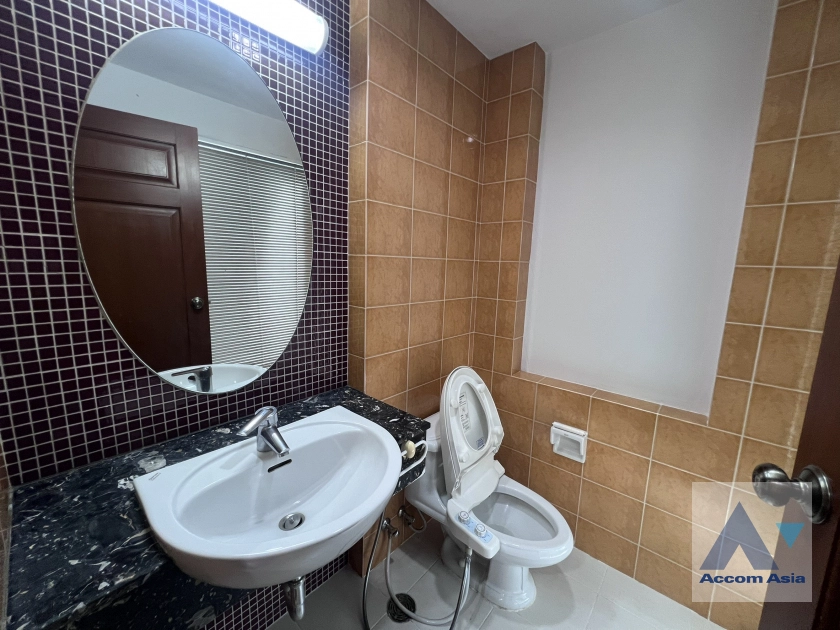 22  2 br Apartment for rent and sale in Sukhumvit ,Bangkok BTS Phrom Phong at Perfect for a big family AA44663