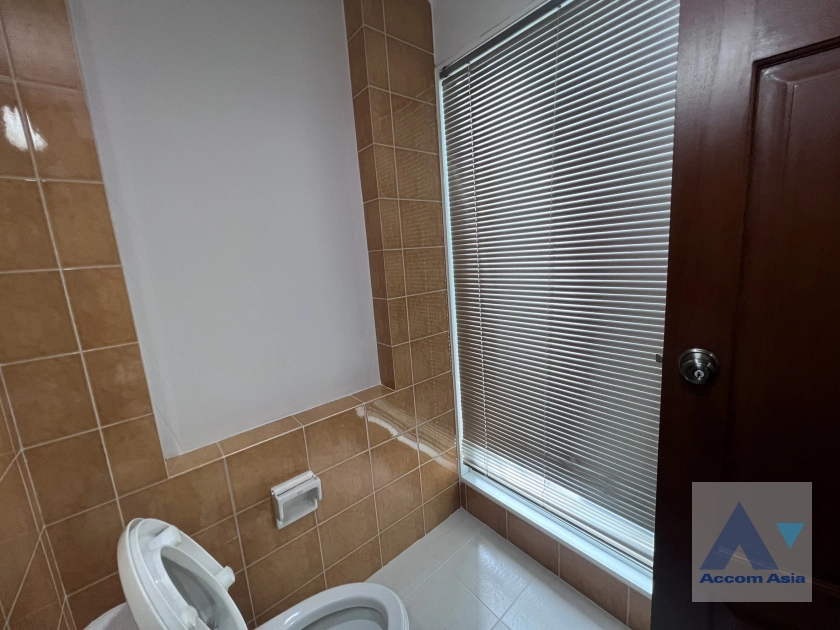 23  2 br Apartment for rent and sale in Sukhumvit ,Bangkok BTS Phrom Phong at Perfect for a big family AA44663