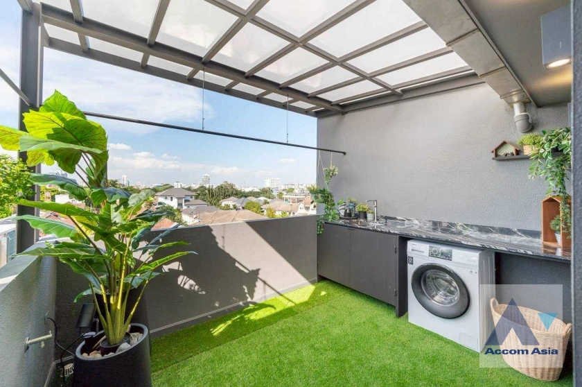 20  3 br House for rent and sale in Ratchadaphisek ,Bangkok MRT Ratchadaphisek at L SCAPE Ratchada 20 AA44673