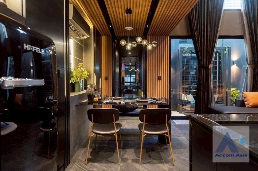 unit 3 Bedrooms  House For Rent & Sale in Ratchadaphisek, Bangkok  near MRT Ratchadaphisek (AA44673)