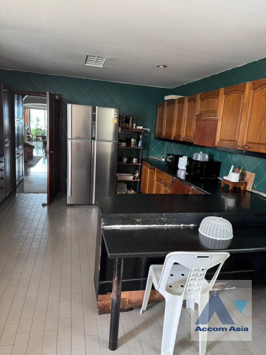 6  4 br Condominium For Sale in Sukhumvit ,Bangkok BTS Ekkamai at Oriental Tower AA44674