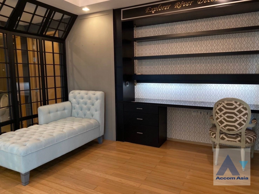 unit 1 Bedroom  Condominium For Rent & Sale in Ploenchit, Bangkok  near BTS Ploenchit - MRT Lumphini (AA44675)