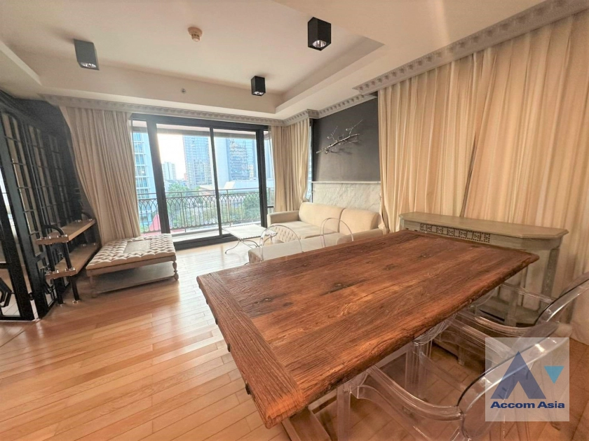 unit 1 Bedroom  Condominium For Rent in Ploenchit, Bangkok  near BTS Ploenchit - MRT Lumphini (AA44675)
