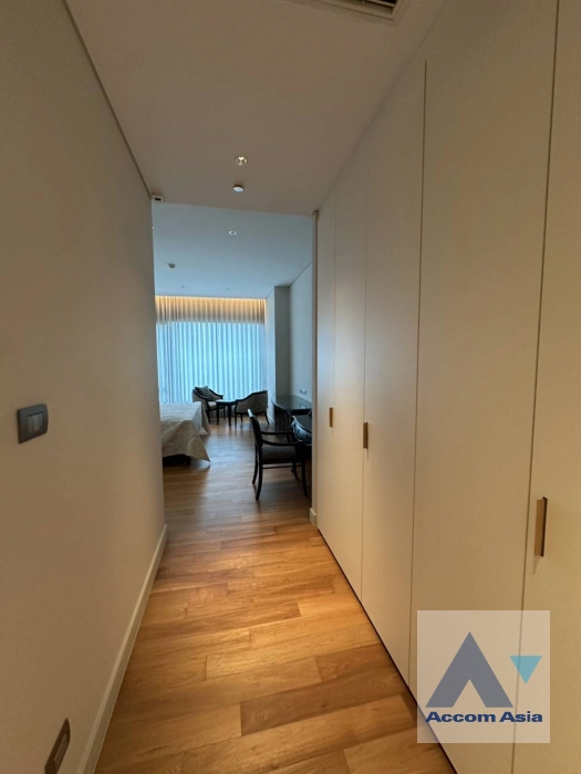 13  1 br Condominium For Rent in Ploenchit ,Bangkok BTS Chitlom at Sindhorn Residence AA44681