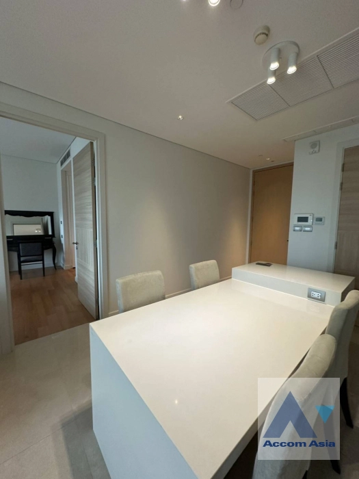 10  1 br Condominium For Rent in Ploenchit ,Bangkok BTS Chitlom at Sindhorn Residence AA44681