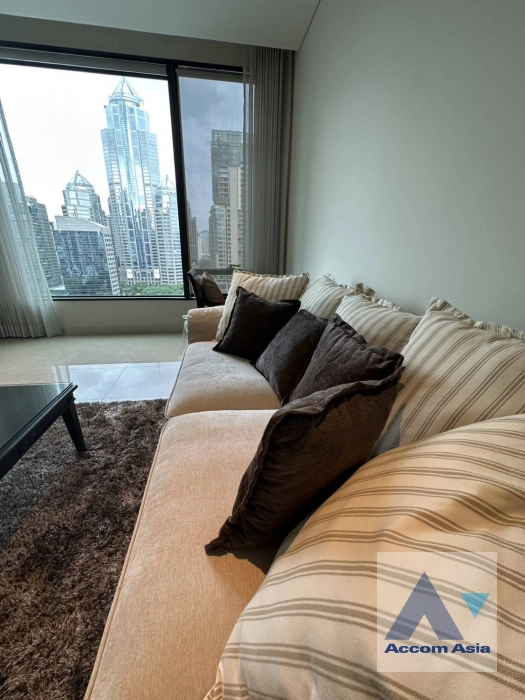 unit 1 Bedroom  Condominium For Rent in Ploenchit, Bangkok  near BTS Chitlom (AA44681)