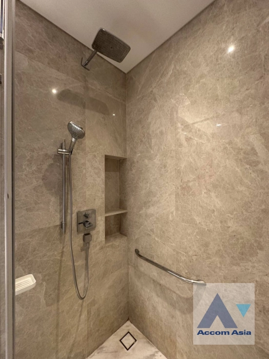 22  1 br Condominium For Rent in Ploenchit ,Bangkok BTS Chitlom at Sindhorn Residence AA44681