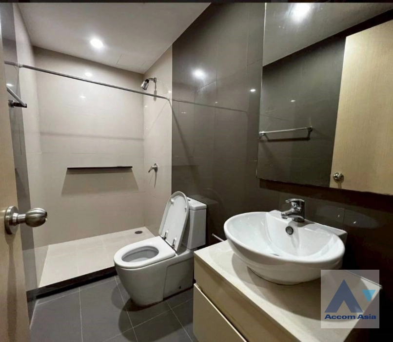 7  2 br Condominium For Sale in Sukhumvit ,Bangkok BTS Nana at Siri on 8 AA44684