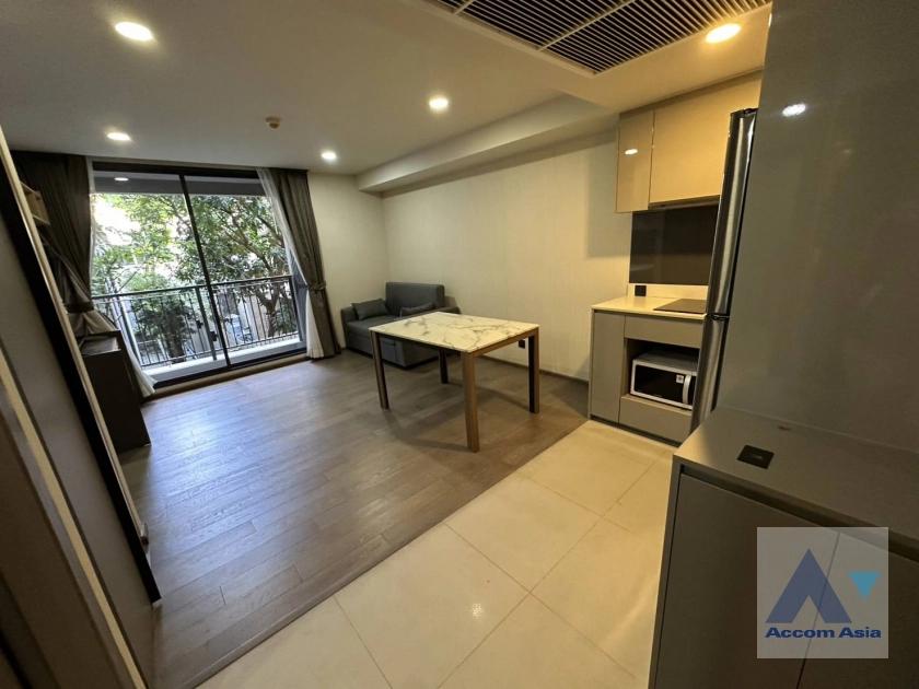 unit 1 Bedroom  Condominium For Rent in Ploenchit, Bangkok  near BTS Ratchadamri - MRT Silom (AA44690)