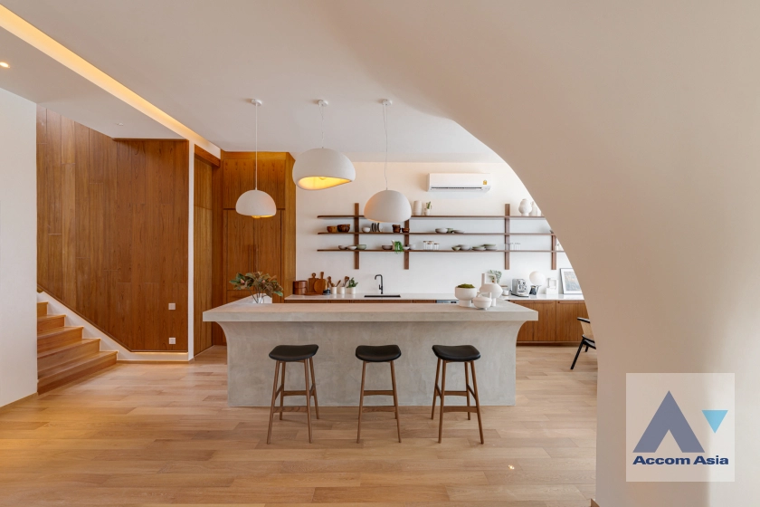 unit 3 Bedrooms  House For Sale in Sukhumvit, Bangkok  (AA44691)