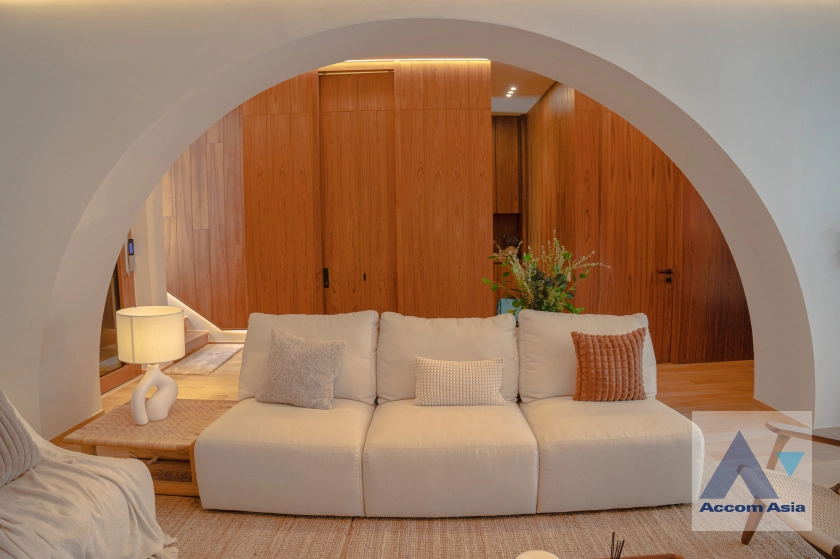 unit 3 Bedrooms  House For Sale in Sukhumvit, Bangkok  (AA44691)