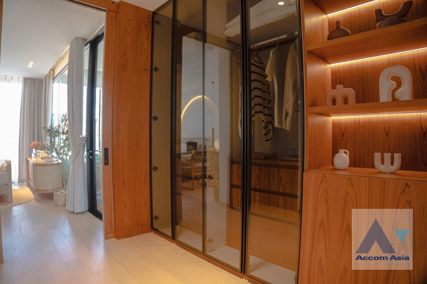 6  3 br House For Sale in Sukhumvit ,Bangkok  at Baan Mukdha  AA44691