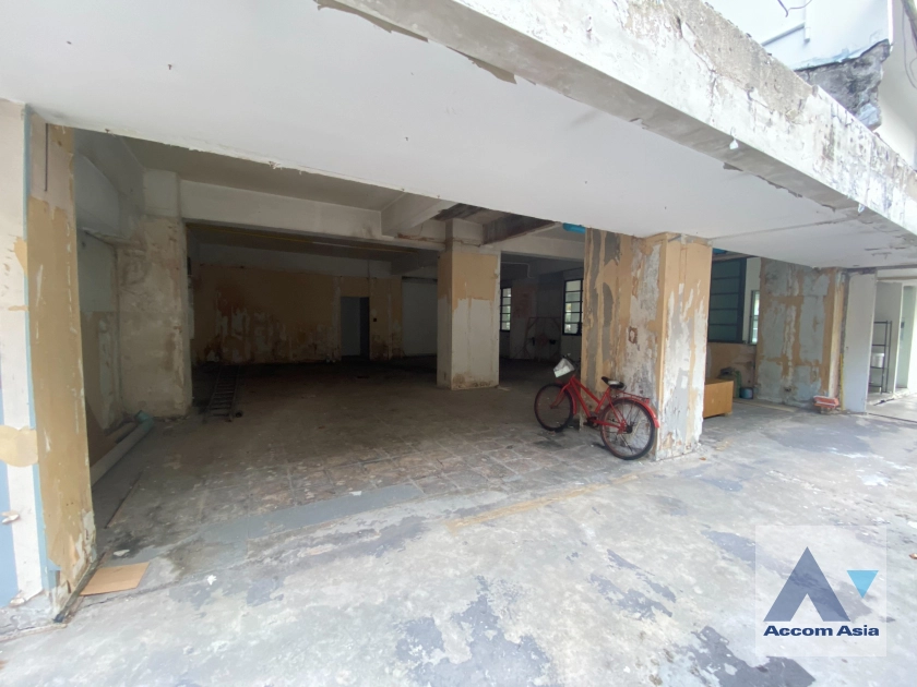 Office |  Newly Renovated Apartment  for Sale & Rent MRT Sukhumvit in Sukhumvit Bangkok