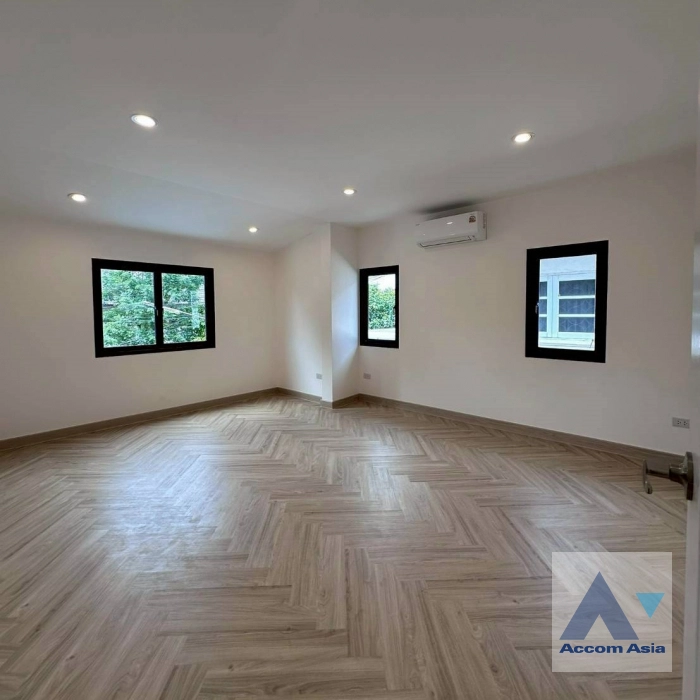 9  4 br House for rent and sale in Sukhumvit ,Bangkok BTS Phra khanong at Moo Baan Pakamas AA44696