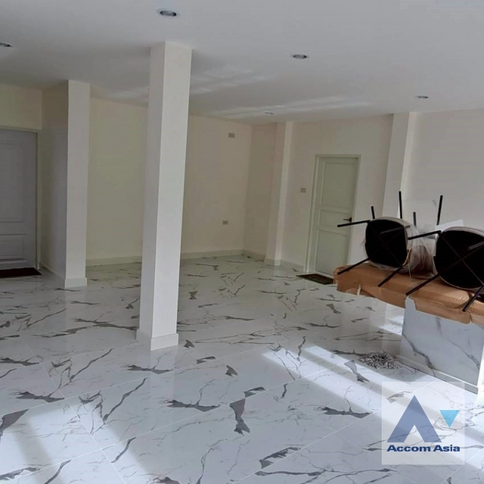 5  4 br House for rent and sale in Sukhumvit ,Bangkok BTS Phra khanong at Moo Baan Pakamas AA44696