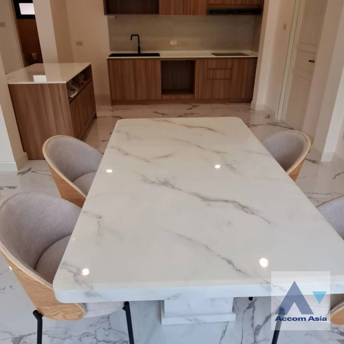 6  4 br House for rent and sale in Sukhumvit ,Bangkok BTS Phra khanong at Moo Baan Pakamas AA44696