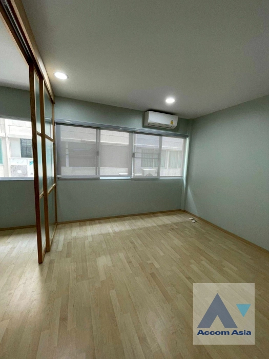 4  2 br Townhouse for rent and sale in Pattanakarn ,Bangkok ARL Ramkhamhaeng at Noble Cube AA44698