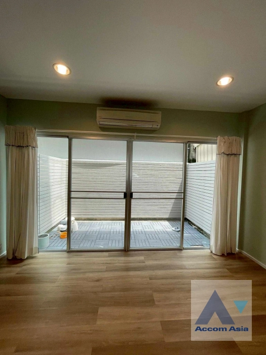 6  2 br Townhouse for rent and sale in Pattanakarn ,Bangkok ARL Ramkhamhaeng at Noble Cube AA44698