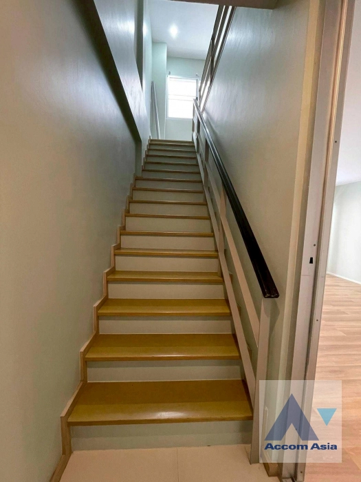 13  2 br Townhouse for rent and sale in Pattanakarn ,Bangkok ARL Ramkhamhaeng at Noble Cube AA44698