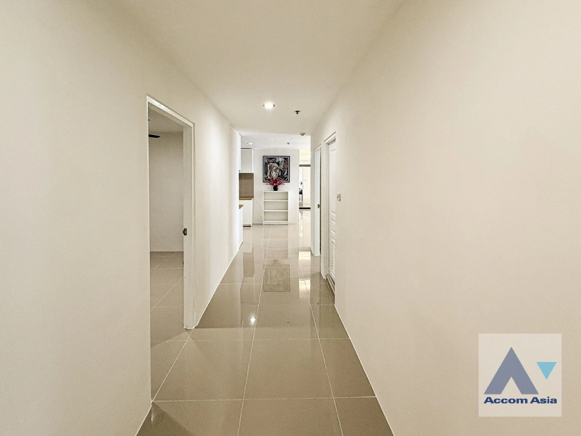 unit 4 Bedrooms  Condominium For Rent & Sale in Sukhumvit, Bangkok  near BTS Phrom Phong (AA44707)
