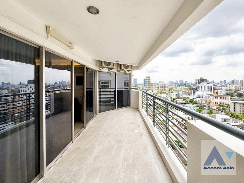unit 4 Bedrooms  Condominium For Rent & Sale in Sukhumvit, Bangkok  near BTS Phrom Phong (AA44707)