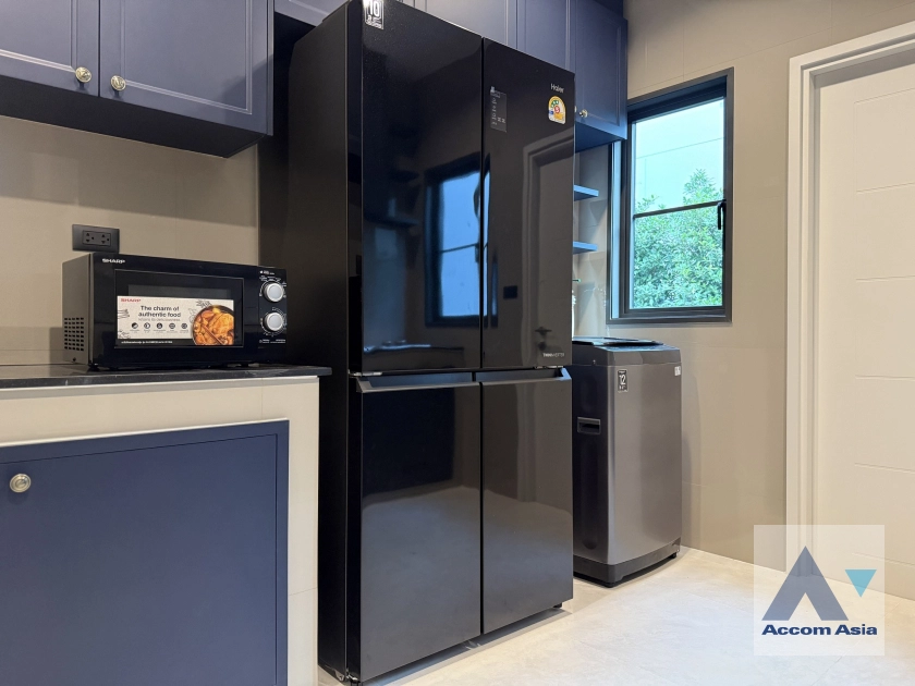 6  4 br House for rent and sale in Samutprakan ,Samutprakan  at Setthasiri Bangna KM.10 AA44710