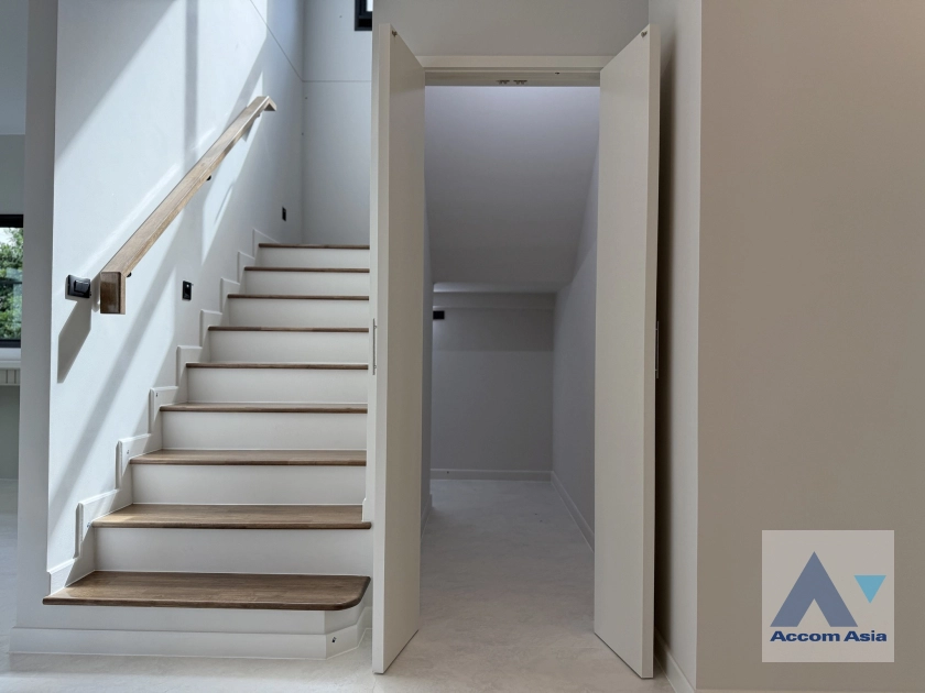 7  4 br House for rent and sale in Samutprakan ,Samutprakan  at Setthasiri Bangna KM.10 AA44710