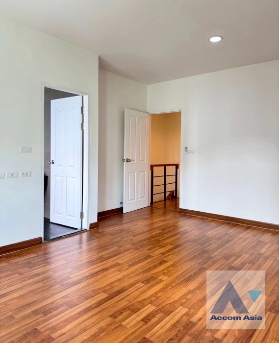 9  3 br Townhouse For Rent in Pattanakarn ,Bangkok BTS On Nut at Areeya Mandarina 77 AA44711