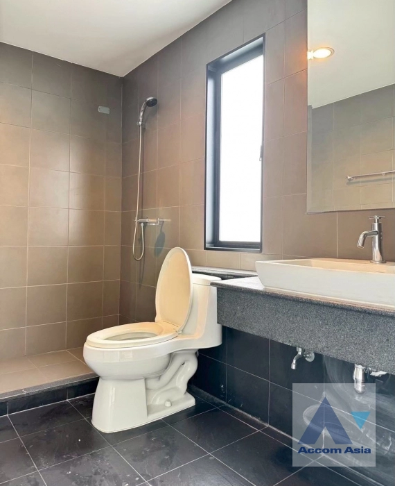 12  3 br Townhouse For Rent in Pattanakarn ,Bangkok BTS On Nut at Areeya Mandarina 77 AA44711