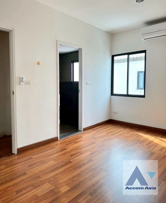 5  3 br Townhouse For Rent in Pattanakarn ,Bangkok BTS On Nut at Areeya Mandarina 77 AA44711