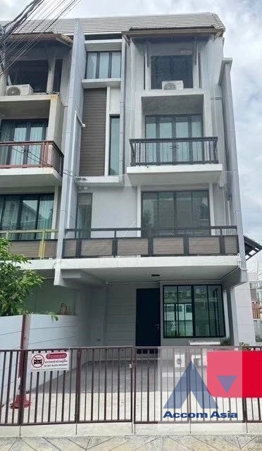 unit 3 Bedrooms  Townhouse For Rent in Pattanakarn, Bangkok  near BTS On Nut (AA44711)