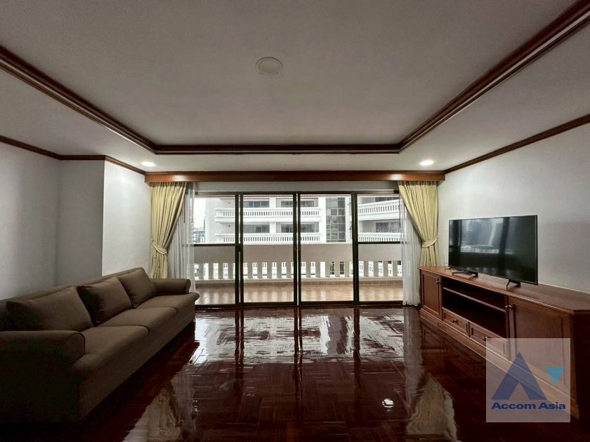  1  3 br Apartment For Rent in Sukhumvit ,Bangkok BTS Thong Lo at Suite For Family AA44714