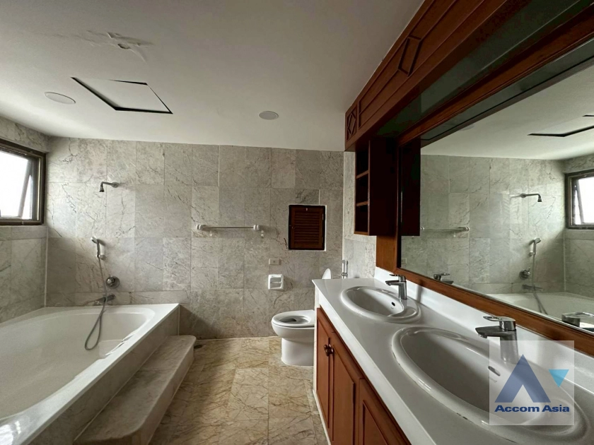 16  3 br Apartment For Rent in Sukhumvit ,Bangkok BTS Thong Lo at Suite For Family AA44714