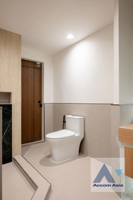 21  2 br Condominium For Sale in Sukhumvit ,Bangkok BTS Asok - MRT Sukhumvit at Ruamjai Heights AA44717