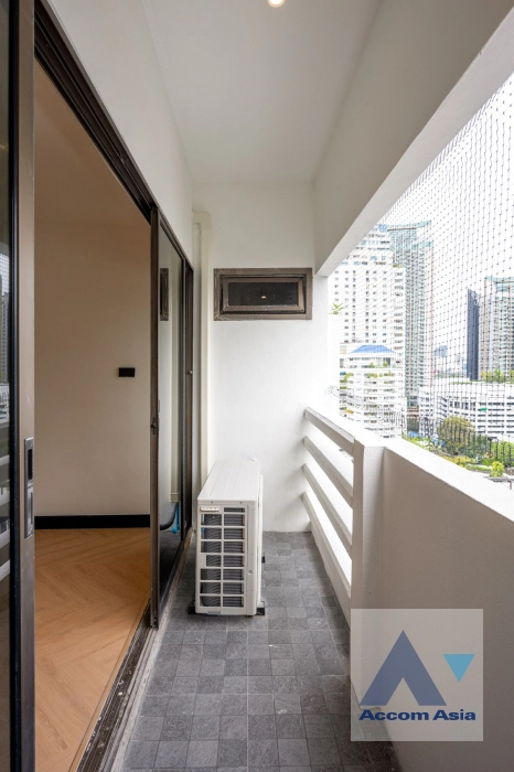 22  2 br Condominium For Sale in Sukhumvit ,Bangkok BTS Asok - MRT Sukhumvit at Ruamjai Heights AA44717