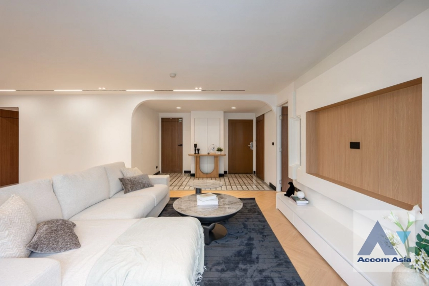 Newly renovated | Ruamjai Heights Condominium  2 Bedroom for Sale MRT Sukhumvit in Sukhumvit Bangkok