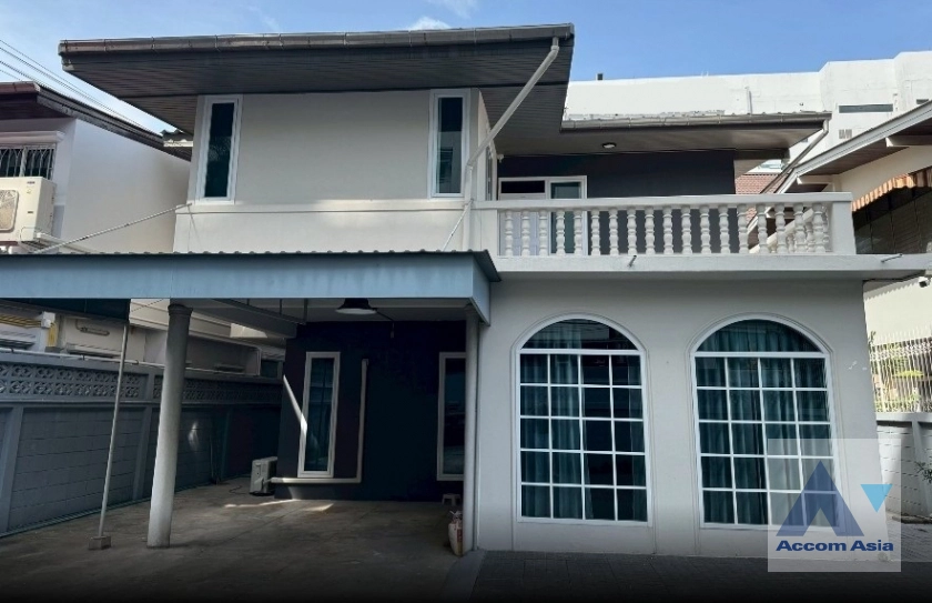 unit 4 Bedrooms  House For Rent & Sale in Rama 3, Bangkok  (AA44719)