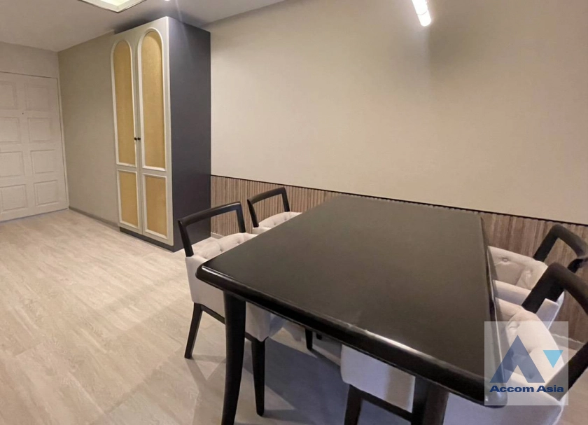 5  2 br Condominium For Rent in Ploenchit ,Bangkok BTS Ploenchit at Witthayu Complex AA44721