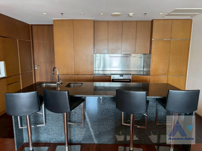 6  2 br Condominium for rent and sale in Ploenchit ,Bangkok BTS Ratchadamri at Hansar Residence AA44728