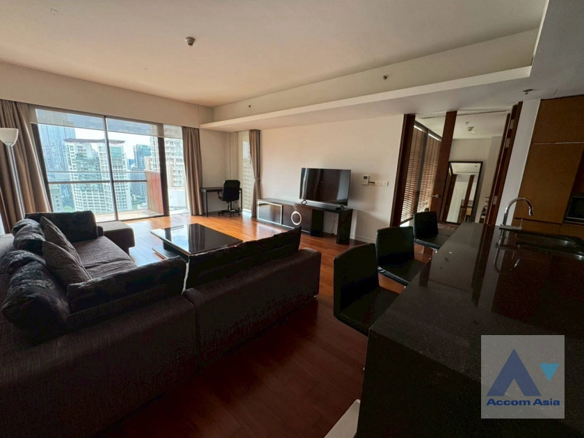 unit 2 Bedrooms  Condominium For Rent & Sale in Ploenchit, Bangkok  near BTS Ratchadamri (AA44728)